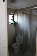 Chic & Serene 1-Bed Haven in Roodepoort