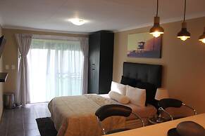 Chic & Serene 1-Bed Haven in Roodepoort