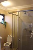 Chic & Serene 1-Bed Haven in Roodepoort