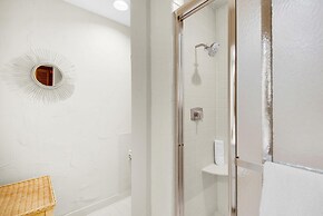 Shoreline Towers Townhouse 4-4