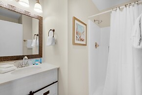 Poolside Villas #302- Harry's Beach House