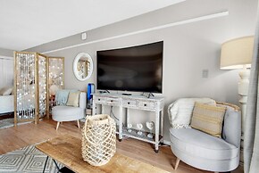 Islander Beach Resort 305