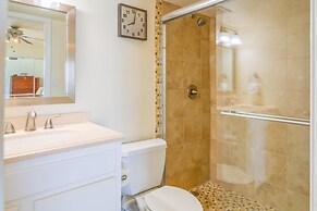 Holiday Surf and Racquet Club 707