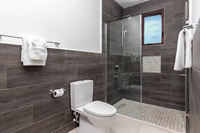 Breathaking Luxury Cliffside Villa