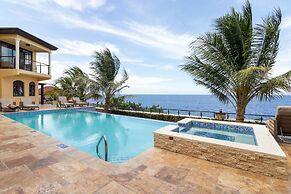 Breathaking Luxury Cliffside Villa