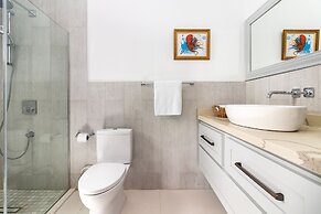 Breathaking Luxury Cliffside Villa