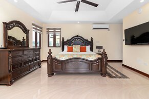 Breathaking Luxury Cliffside Villa