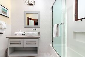 Breathaking Luxury Cliffside Villa