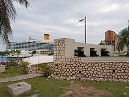 Breathaking Luxury Cliffside Villa