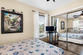 Beach Side- Harbor View