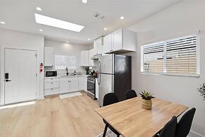 Cozy Prvate ADU close to Disney Beach EV