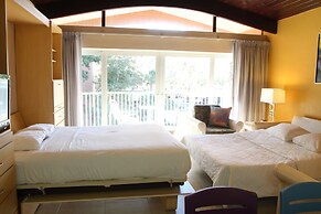 Canada House Beach Club Resort