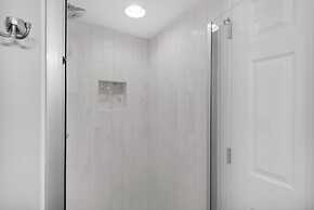 Enclave 201b- Two Pina Coladas