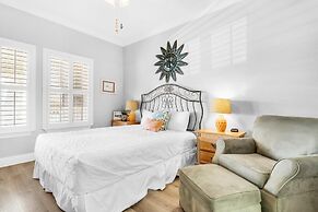 Seascape Lakefront Villas 310- Beach Please