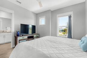 Pelican at Sound Side