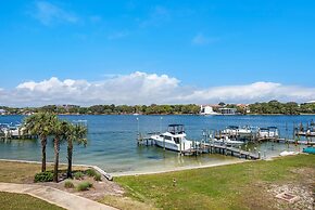 Pelican at Sound Side