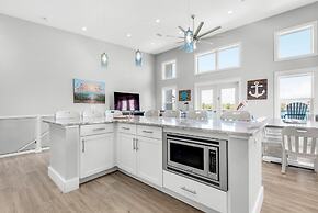 Pelican at Sound Side