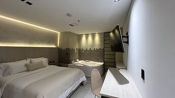 Sonata 44 Hotel Laureles