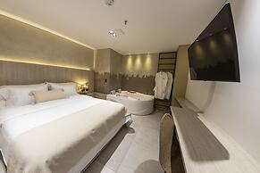 Sonata 44 Hotel Laureles