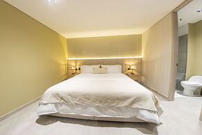 Sonata 44 Hotel Laureles