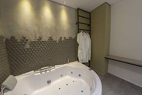 Sonata 44 Hotel Laureles