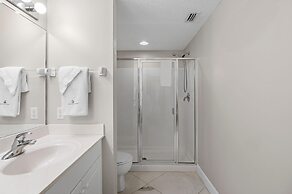 Windemere 908 Pool Side Cabana A Included!