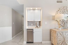 Windemere 908 Pool Side Cabana A Included!