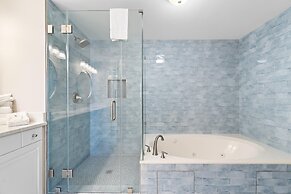 Windemere 908 Pool Side Cabana A Included!