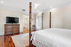 Bella Villa Waterfront Suite