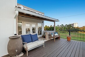 Bella Villa Waterfront Suite