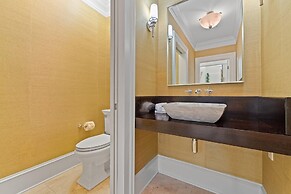 Bella Villa Waterfront Suite