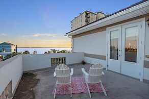 Bella Villa Waterfront Suite