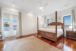 Bella Villa Waterfront Suite