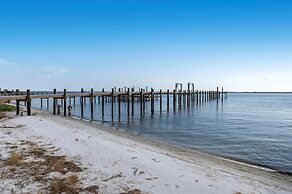 Bella Villa Waterfront Suite