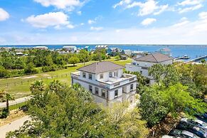 Bella Villa Waterfront Suite