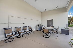 Bella Villa Waterfront Suite