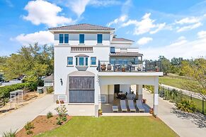 Bella Villa Waterfront Suite