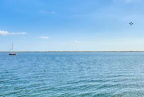 Bella Villa Waterfront Suite