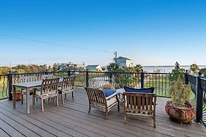 Bella Villa Waterfront Suite