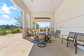 Bella Villa Waterfront Suite