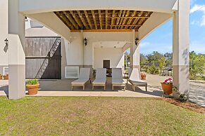 Bella Villa Waterfront Suite