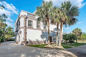 Bella Villa Loft Suite