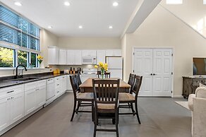 Bella Villa Loft Suite