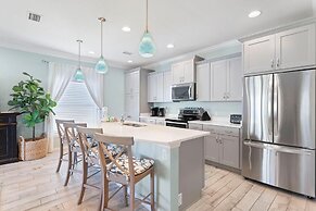 Salty Breeze at Lost Key Villas-pet Friendly!