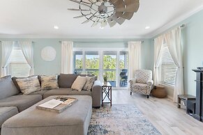 Salty Breeze at Lost Key Villas-pet Friendly!