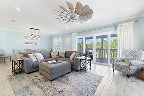 Salty Breeze at Lost Key Villas-pet Friendly!