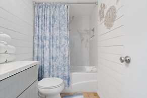 Harbor House B12 - My Blue Heron