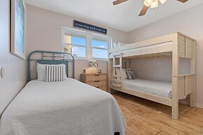 Harbor House B12 - My Blue Heron