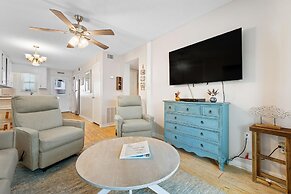 Harbor House B12 - My Blue Heron