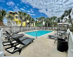 Romeo Beach Cottage 6